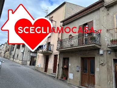 Foto Casa indipendente a Borgia di 120 m² con 4 locali in vendita