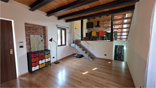 Foto Case indipendenti in Via Piave, Cazzago Brabbia di 100 m² con 3 locali