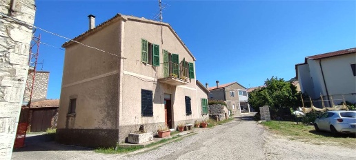 Foto Casa indipendente in via del marruto, Guardea Centro di 120 m²