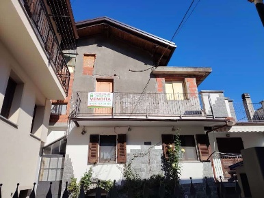 Foto Casa indipendente in Frazione Pied de Ville, Issogne La Place