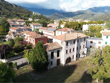 Foto Casa indipendente in Via Cal Da Poz, Vittorio Veneto Centro di 250 m²