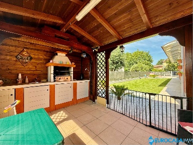Foto Case semi ndipendenti in Via Luigi Tenco  14, Carpi di 140 m²