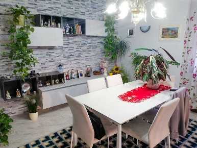 Foto Casa indipendente a Chiarano di 300 m² con 8 locali in vendita
