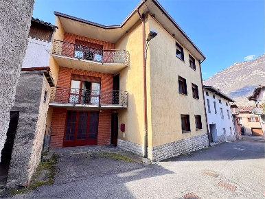 Foto Casa indipendente in Vicolo Librinelli, Esine Plemo di 250 m²