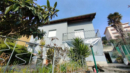 Foto Casa indipendente in Via Don Carlo Rosa, Calolziocorte Centro