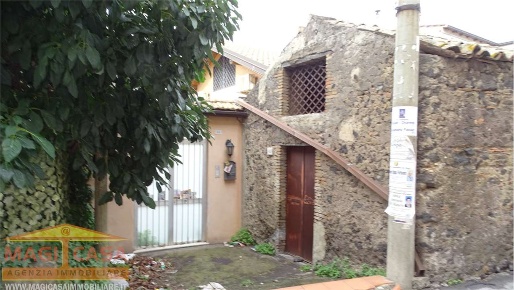 Foto Casa indipendente in via iv novembre, Camporotondo Etneo Trevi