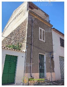 Foto Case indipendenti in VIA ARAOLLA  6, Bonorva Centro Storico di 136 m²