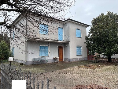 Foto Casa indipendente a Bagnacavallo di 290 m² con 9 locali in vendita