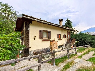 Foto Casa indipendente in SEISSOGNE, Saint-Marcel di 93 m² con 4 locali