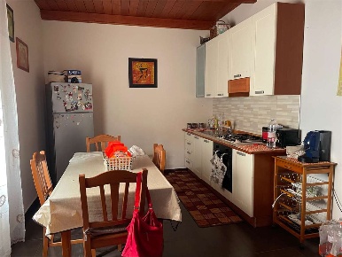 Foto Casa indipendente in Via Sosio D'Angelo  18, Mondragone di 90 m²