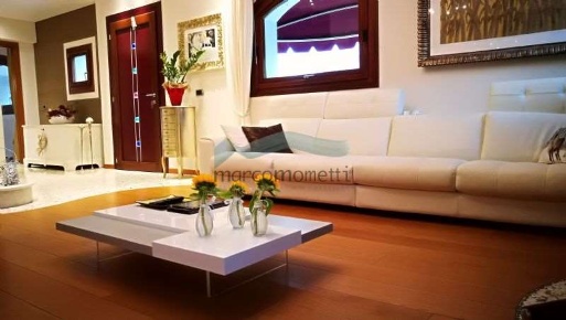 Foto Casa indipendente a Vittorio Veneto di 350 m² con 4 locali in vendita