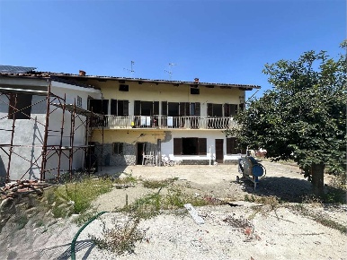 Foto Casa indipendente a Verolengo di 300 m² con 8 locali in vendita