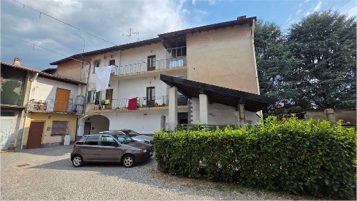 Foto Appartamento in Via Indipendenza, Fenegrò di 90 m² con 5 locali