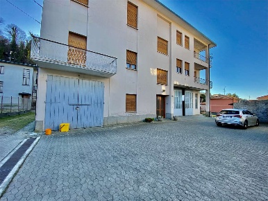 Foto Casa indipendente in Via Italia, Calco Centro di 600 m² con 6 locali