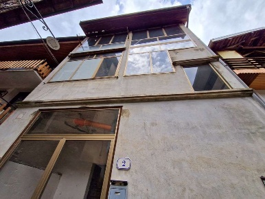 Foto Casa indipendente in Via Cortile 2, Arola Centro di 90 m² con 3 locali