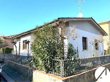 Foto Casa indipendente in Via Romagnoli 37, Pistoia Vergine di 130 m²