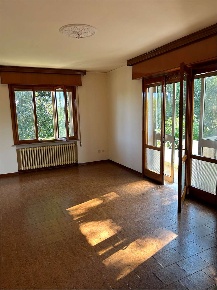 Foto Casa indipendente a Pravisdomini di 300 m² con 10 locali in vendita