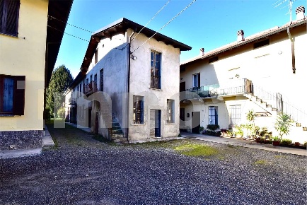 Foto Casa indipendente in Via Milano 39, Barlassina di 170 m² con 10 locali