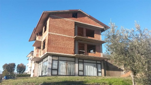 Foto Casa indipendente a Deruta di 550 m² in vendita