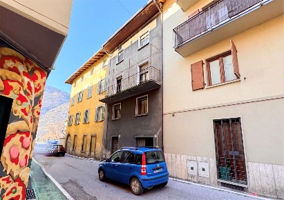 Foto Casa indipendente in Via Manzoni 12, Esine Centro di 270 m² in vendita