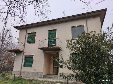 Foto Casa indipendente in Via Cocconi, Traversetolo Centro di 180 m²