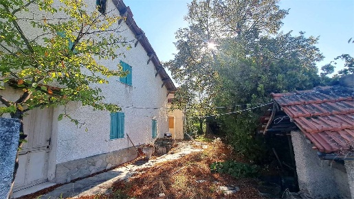 Foto Casa indipendente a Pareto di 185 m² con 13 locali in vendita