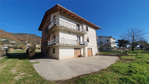 Foto Casa indipendente in via delle begonie 6, Gubbio in vendita