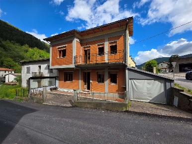 Foto Casa indipendente in Vila Vandelli 36, Vagli Sotto Vagli Sopra