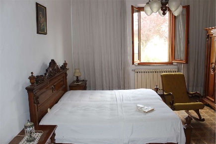 Foto Casa indipendente a Cortona di 170 m² con 7 locali in vendita