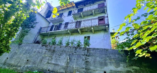 Foto Casa indipendente in lomese 1, Montecrestese di 120 m² con 6 locali