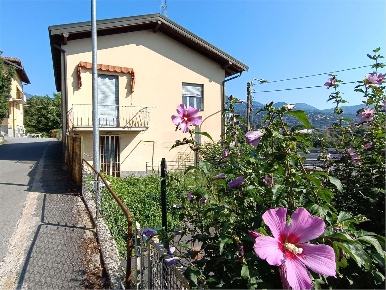 Foto Casa indipendente in via monterosso 2, Verbania in vendita