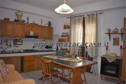 Foto Casa indipendente a Mazara del Vallo di 220 m² con 7 locali in vendita