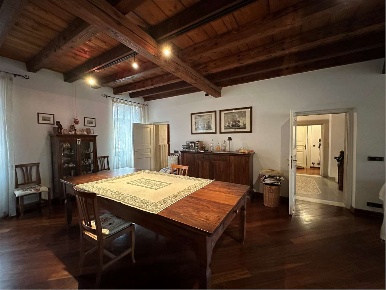Foto Casa indipendente in Via Galilei, Vittorio Veneto Centro di 435 m²