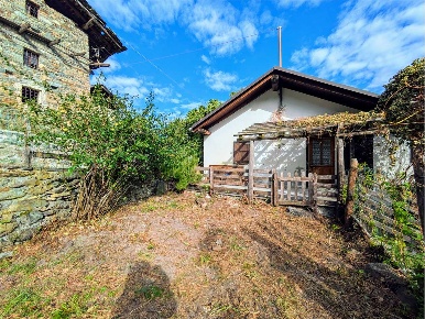 Foto Casa indipendente in Località Luin, Brissogne di 35 m² con 3 locali