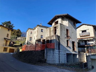 Foto Casa indipendente in Via Ceppetto, Rogeno Centro di 200 m² in vendita