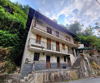 Foto Casa indipendente in Via Consorzio 58, Valstrona di 140 m² in vendita