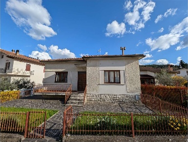 Foto Casa indipendente a Gubbio in vendita