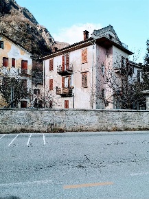 Foto Casa indipendente in boiti 10, Piedimulera Centro di 300 m² in vendita