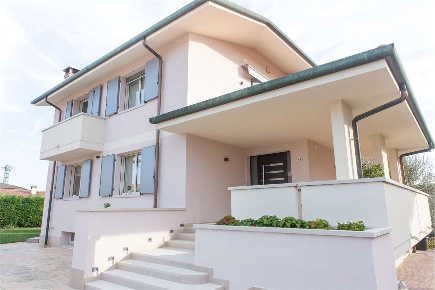 Foto Casa indipendente a Ronco all'Adige in vendita
