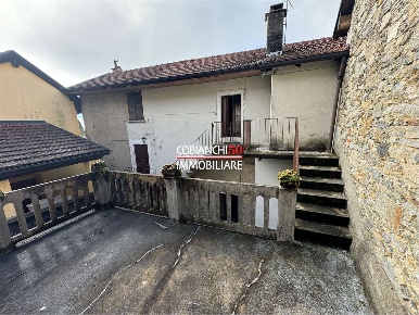 Foto Casa indipendente in via provecchio, Bee Centro di 160 m² con 8 locali
