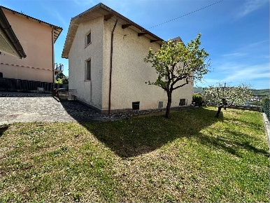 Foto Casa indipendente in Via Monte Catria  1, Gualdo Tadino Centro