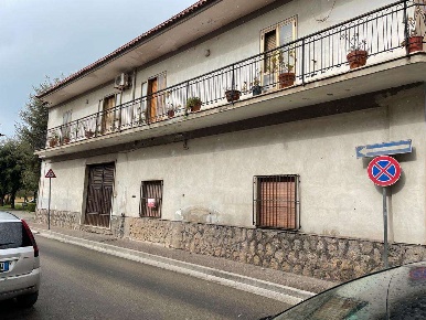 Foto Casa indipendente in Via Giardino  70, Mondragone di 405 m² in vendita