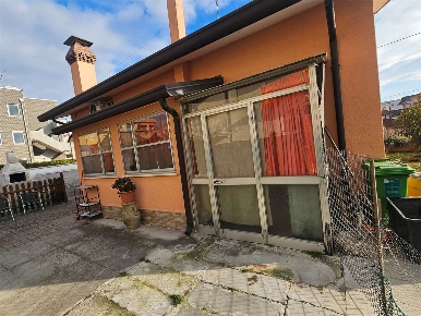 Foto Casa indipendente a Taglio di Po di 84 m² con 3 locali in vendita