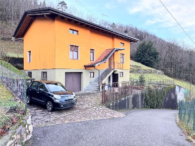 Foto Casa indipendente in località Bandera, Darfo Boario Terme di 222 m²