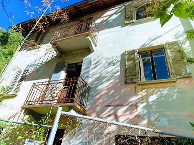 Foto Casa indipendente in VIA CAVALLINI 31, Bognanco Fonti di 200 m²