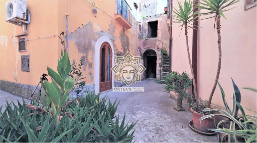 Foto Casa indipendente a Ragusa di 98 m² con 5 locali in vendita