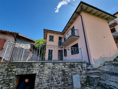 Foto Casa indipendente in Via San Nicolao, Camporgiano Sillicano di 80 m²