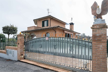 Foto Casa indipendente in Via dei Tigli, Castiglione del Lago Soccorso