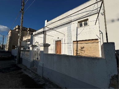 Foto Casa indipendente in Via isonzo 16, Patù Centro di 130 m² con 5 locali