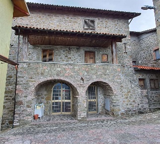 Foto Casa indipendente in via chiesa, Villa Collemandina Massa di 200 m²